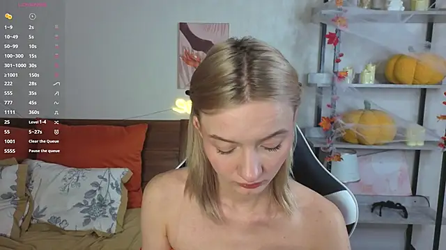 Snapshot of IdaValenti chatting on 11/25/25, 11:05 IdaValenti online show from 11/25/25, 11:05