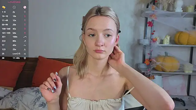 Snapshot of IdaValenti chatting on 12/01/25, 11:10 IdaValenti online show from 12/01/25, 11:10