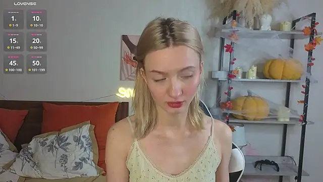 Snapshot of IdaValenti chatting on 12/03/25, 11:14 IdaValenti online show from 12/03/25, 11:14