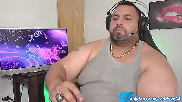 Snapshot of rodrix54 chatting on 01/15/25, 01:12 rodrix54 online show from 01/15/25, 01:12