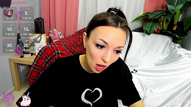 jessica tiny online show from 02/14/25, 01:45