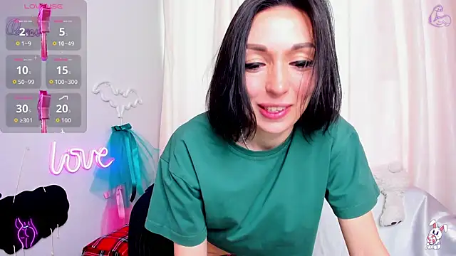 Snapshot of jessica_tiny chatting on 06/08/26, 01:28 jessica tiny online show from 06/08/26, 01:28