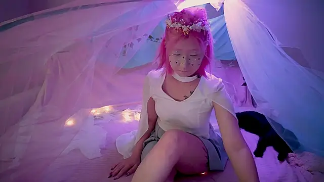 Akemilun online show from 10/31/25, 01:45