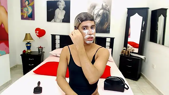 VeronicaReynolds online show from 12/18/24, 12:07