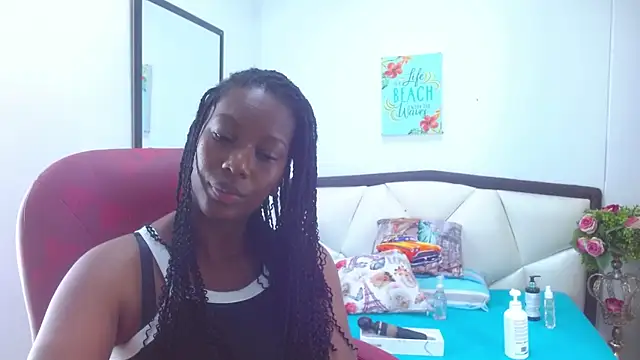 Snapshot of Sara_Marks chatting on 10/31/25, 11:33 Sara Marks online show from 10/31/25, 11:33