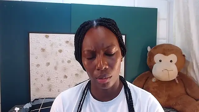 Snapshot of Sara_Marks chatting on 12/01/25, 11:15 Sara Marks online show from 12/01/25, 11:15