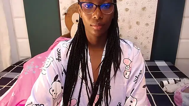 Snapshot of Sara_Marks chatting on 12/05/25, 11:19 Sara Marks online show from 12/05/25, 11:19