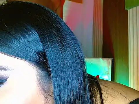 Snapshot of ray_and_666 chatting on 10/05/25, 08:01 ray and 666 online show from 10/05/25, 08:01