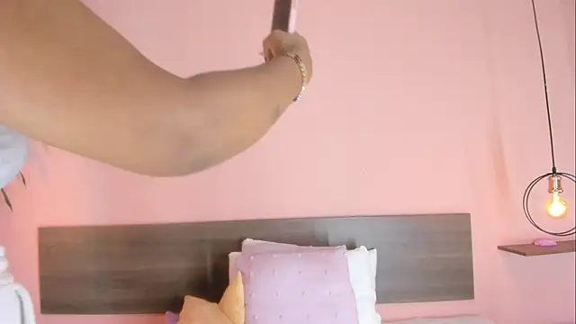 samanta joness online show from 04/01/26, 07:42