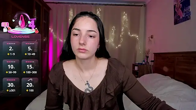 Snapshot of AishaGold chatting on 01/15/26, 12:43 AishaGold online show from 01/15/26, 12:43