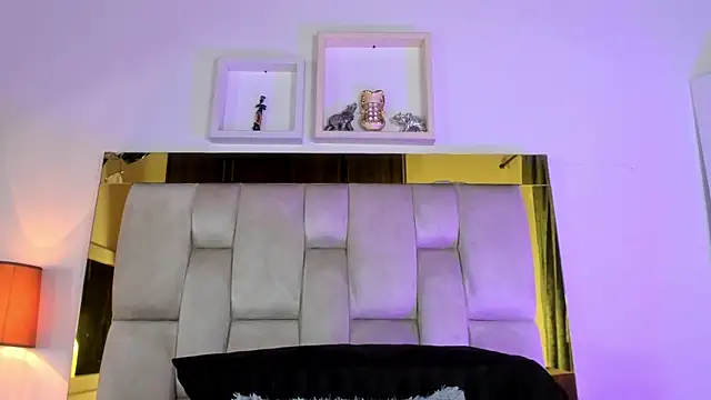 Snapshot of emmy_r chatting on 12/20/24, 12:16 emmy r online show from 12/20/24, 12:16