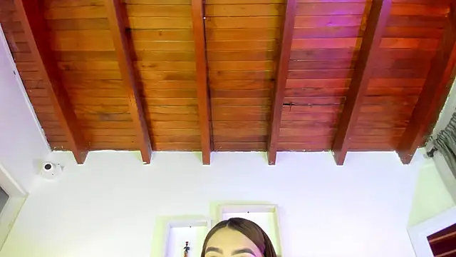 Snapshot of emmy_r chatting on 12/24/24, 12:11 emmy r online show from 12/24/24, 12:11