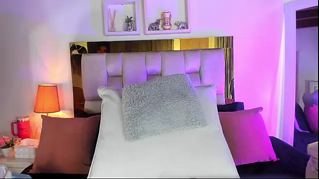 emmy r online show from 11/19/25, 01:00