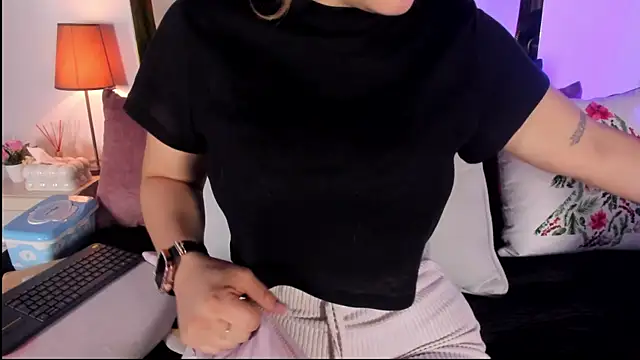 emmy r online show from 12/20/25, 12:12