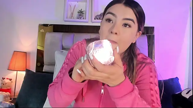 emmy r online show from 02/09/26, 12:09