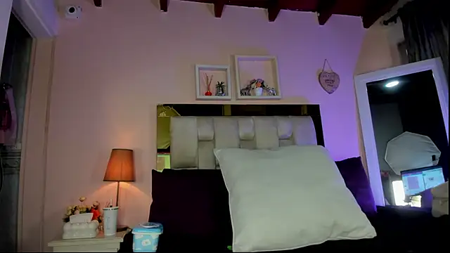 emmy r online show from 04/23/26, 12:04