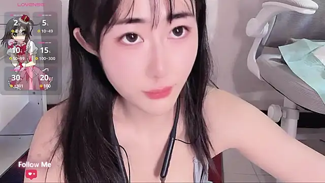 qiqi-- online show from 12/20/24, 04:14