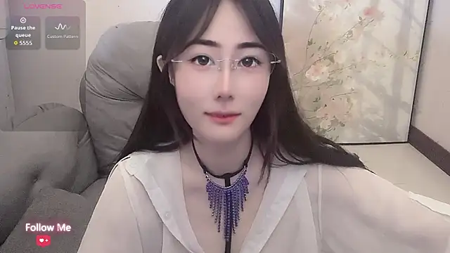 qiqi-- online show from 06/03/26, 06:05