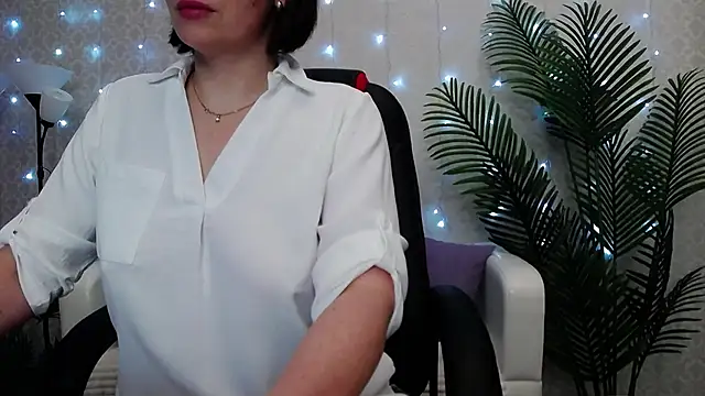 Camelia Lillie online show from 05/12/26, 01:03