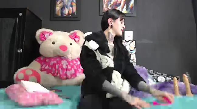 emma onassis 17 online show from 01/12/25, 08:57