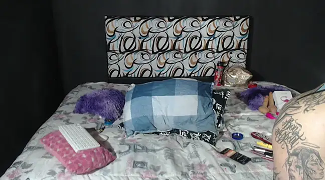 emma onassis 17 online show from 01/17/25, 03:34