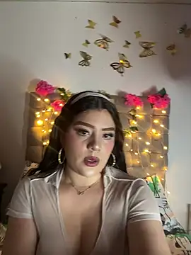 Snapshot of Jullieetta chatting on 06/26/26, 11:47 Jullieetta online show from 06/26/26, 11:47
