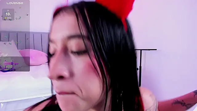 Snapshot of EriKlein chatting on 02/13/25, 10:33 EriKlein online show from 02/13/25, 10:33