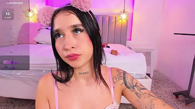 Snapshot of EriKlein chatting on 02/19/25, 01:40 EriKlein online show from 02/19/25, 01:40