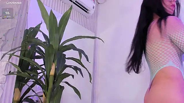 Snapshot of EriKlein chatting on 10/15/25, 11:05 EriKlein online show from 10/15/25, 11:05