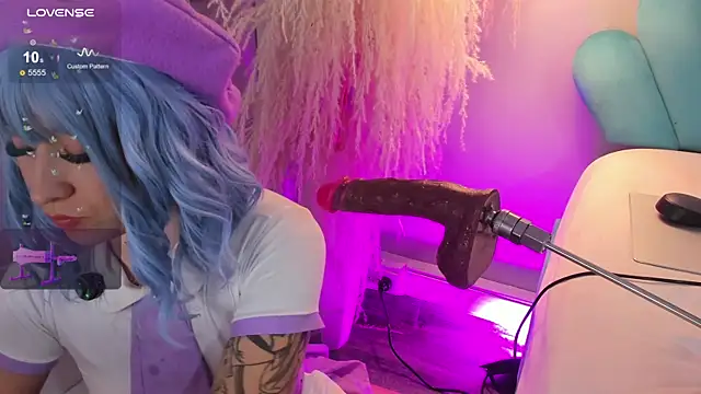 Snapshot of EriKlein chatting on 10/30/25, 09:59 EriKlein online show from 10/30/25, 09:59