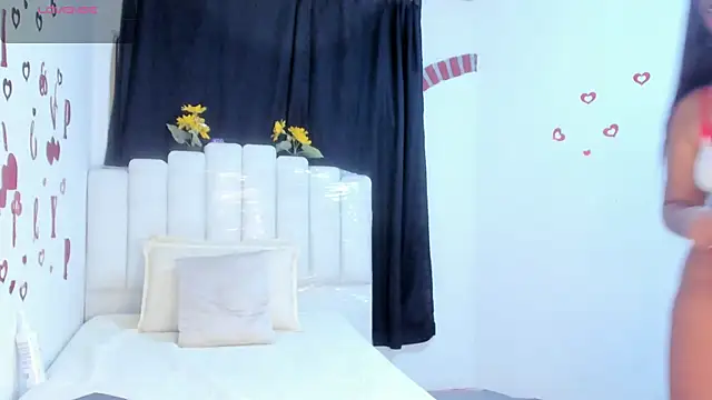 RoxannaBlanche online show from 04/10/26, 12:54