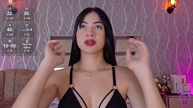 Snapshot of madison_fox1 chatting on 09/21/25, 01:24 madison fox1 online show from 09/21/25, 01:24
