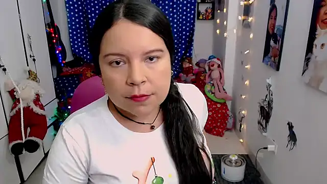 Snapshot of claryssa_ chatting on 01/01/25, 11:07 claryssa online show from 01/01/25, 11:07