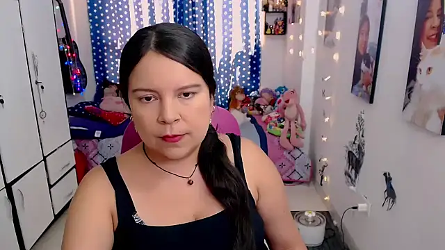 Snapshot of claryssa_ chatting on 01/23/25, 08:13 claryssa online show from 01/23/25, 08:13