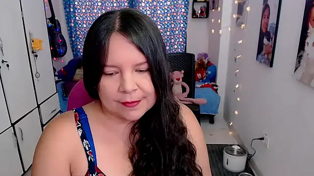 Snapshot of claryssa_ chatting on 09/18/25, 08:11 claryssa online show from 09/18/25, 08:11