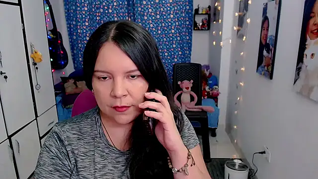 Snapshot of claryssa_ chatting on 09/25/25, 07:17 claryssa online show from 09/25/25, 07:17