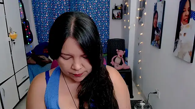 Snapshot of claryssa_ chatting on 10/22/25, 08:08 claryssa online show from 10/22/25, 08:08