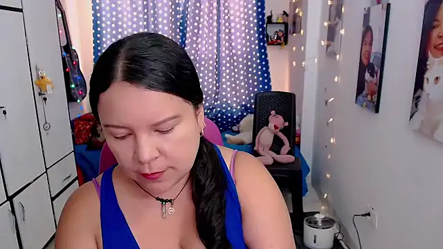 Snapshot of claryssa_ chatting on 11/05/25, 03:56 claryssa online show from 11/05/25, 03:56