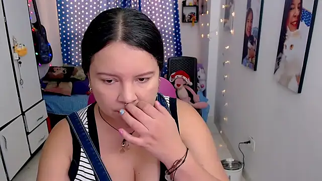 claryssa  online show from 12/05/25, 07:54