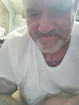 Snapshot of bigdoog8 chatting on 06/04/26, 10:49 bigdoog8 online show from 06/04/26, 10:49
