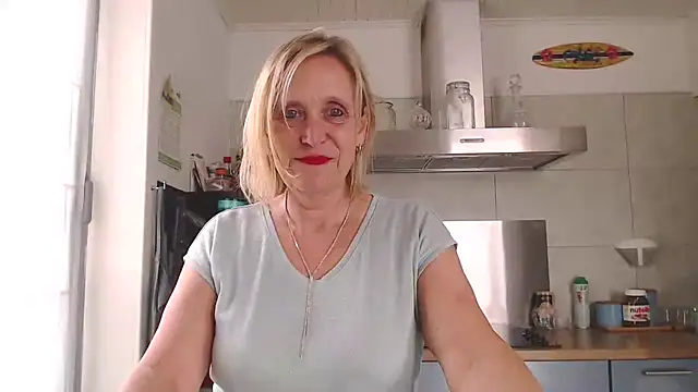 Snapshot of legalyblond chatting on 06/09/26, 08:04 legalyblond online show from 06/09/26, 08:04