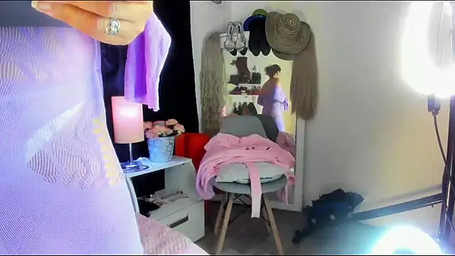Snapshot of SheraHadee chatting on 02/28/25, 03:15 SheraHadee online show from 02/28/25, 03:15