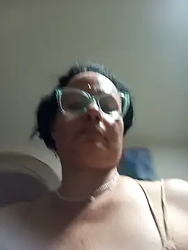 Snapshot of Eunice73 chatting on 12/10/24, 10:37 Eunice73 online show from 12/10/24, 10:37