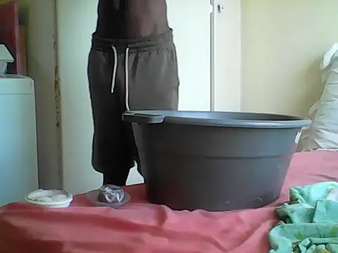 Snapshot of koolbend chatting on 12/24/24, 02:44 koolbend online show from 12/24/24, 02:44