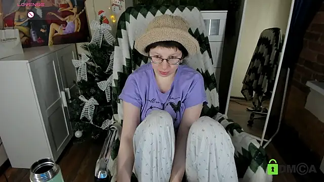 Melissa Wells online show from 12/22/25, 04:09