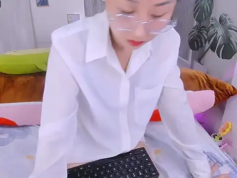 Ly   online show from 04/08/26, 03:39