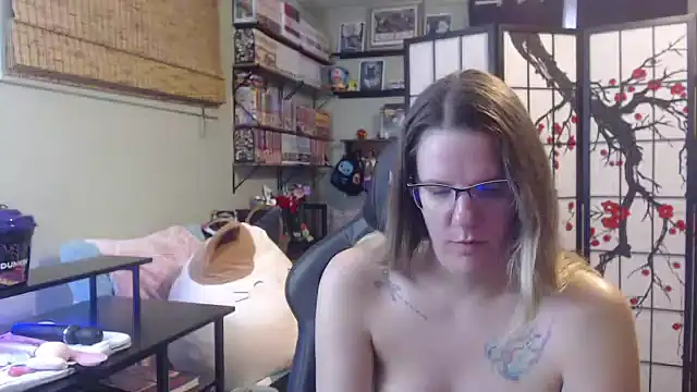 Sarahtineke online show from 03/06/26, 05:09