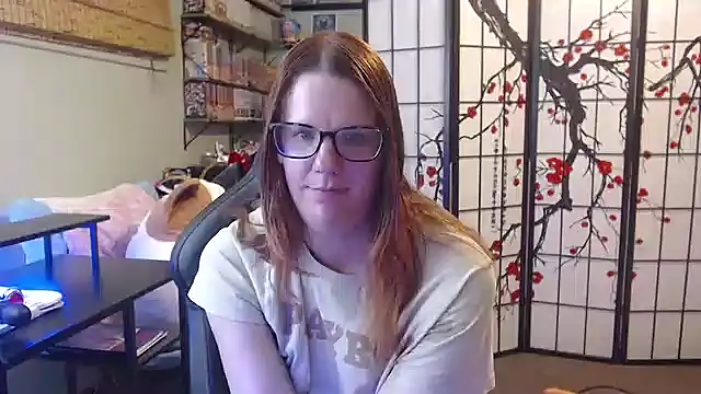 Snapshot of Sarahtineke chatting on 05/18/26, 04:07 Sarahtineke online show from 05/18/26, 04:07