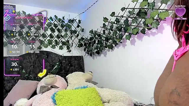 PaulinaSwan online show from 11/25/25, 04:23