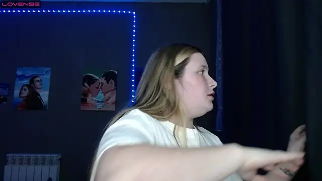 Light Luna online show from 10/11/25, 01:42